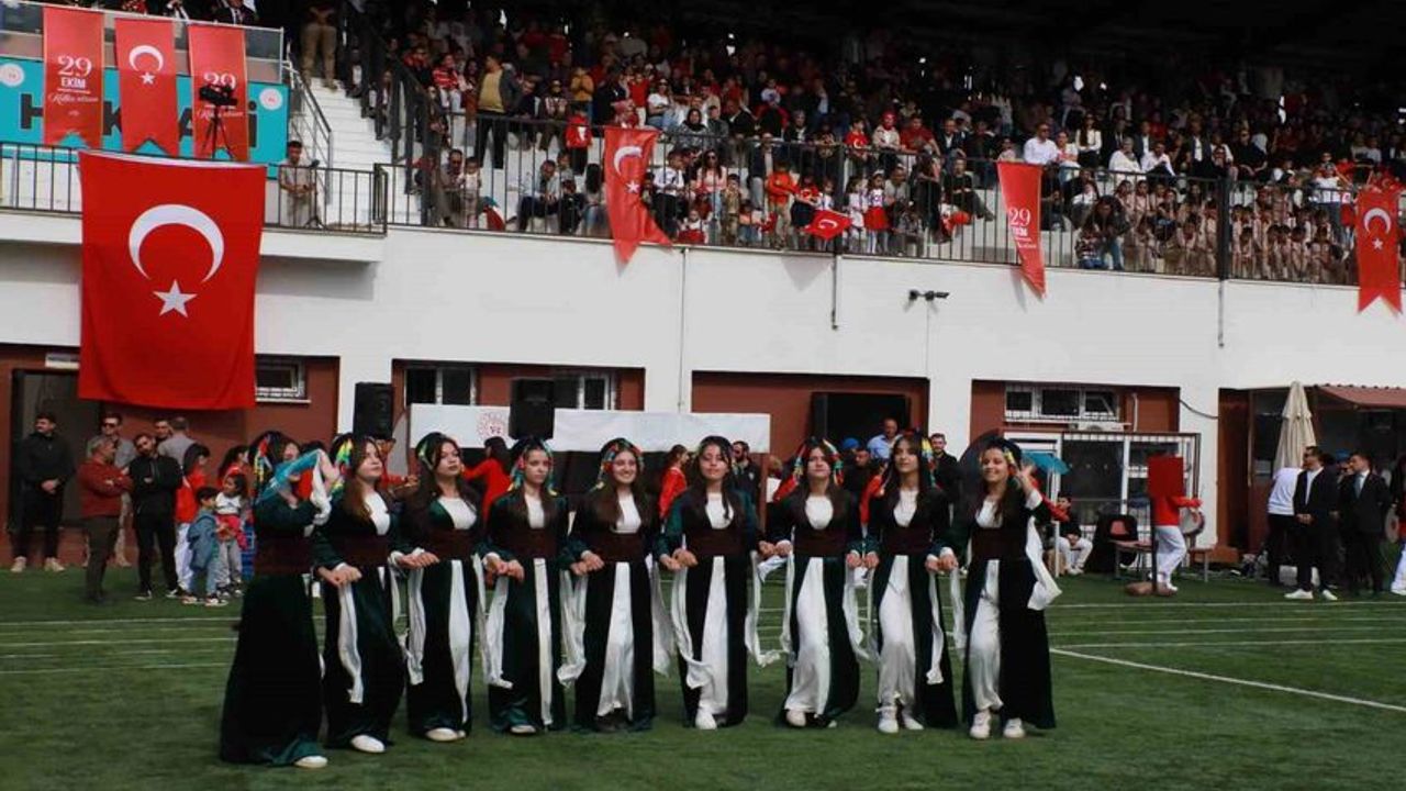 Hakkâri’de Cumhuriyet’in 102. Yılı Coşkuyla Kutlandı