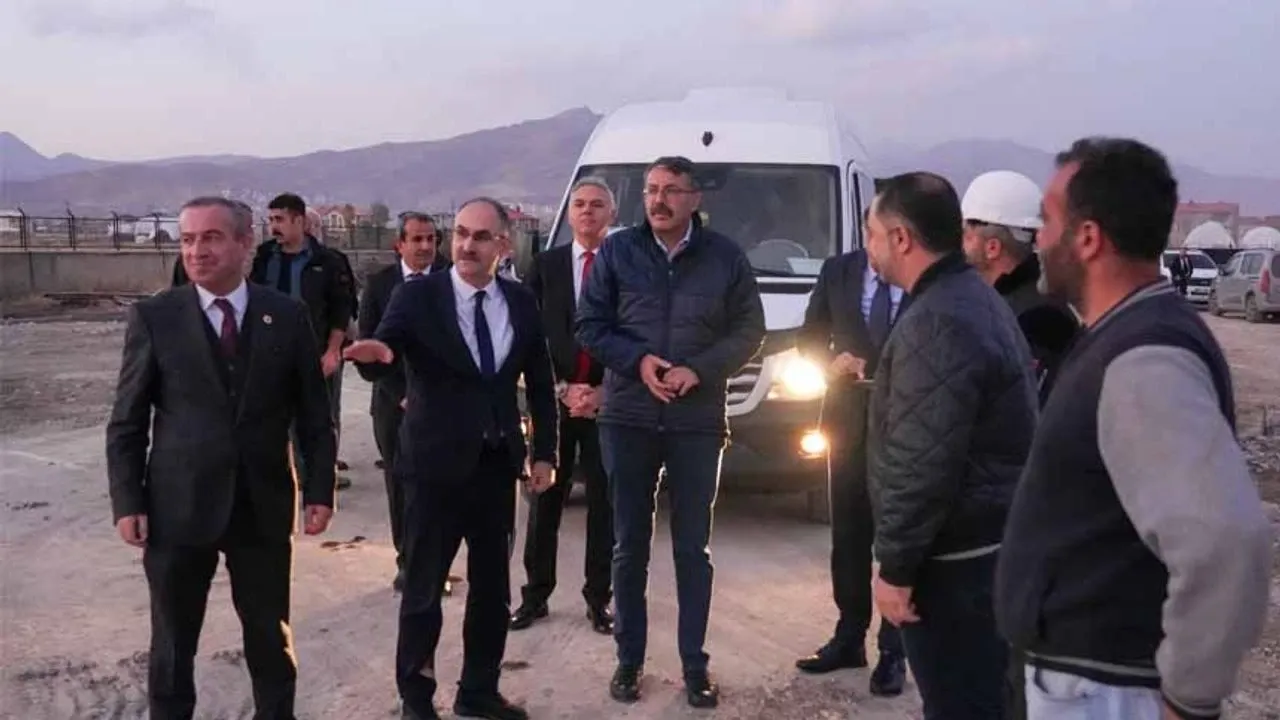 Yüksekova’ya Modern Bir Spor Tesisi Geliyor