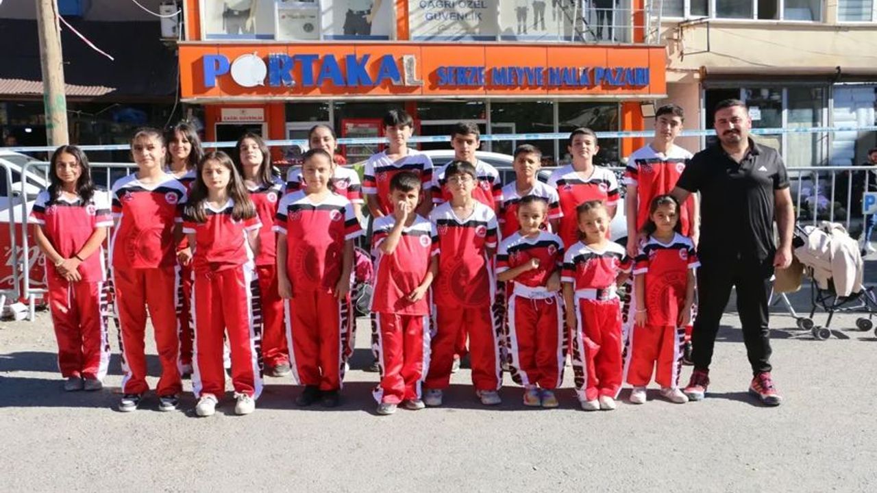 Hakkari’de Cumhuriyet Coşkusu Sporla Taçlandı