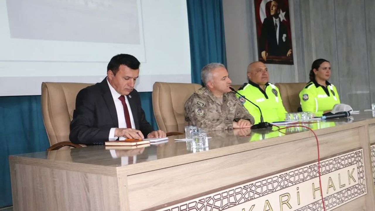 Hakkari’de Sürücülere Trafik Bilgilendirme Eğitimi