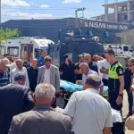 Yüksekova’da Zırhlı Araç Genç Kıza Çarptı: 17 Yaşındaki E.K. Hastaneye Kaldırıldı