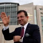 Ekrem İmamoğlu CHP’den istifa etti