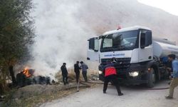 Hakkari'de  bin 115 bağ ot yandı