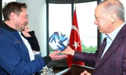 Elon Musk ve oğluyla görüşme, 820 kişiye vatandaşlık