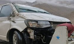 Hakkari Van Karayolu Depin Mevkiinde kaza 2 yaralı