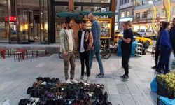 Hakkari'de ikinci el ayakkabı vatandaşlardan büyük rağbet görüyor