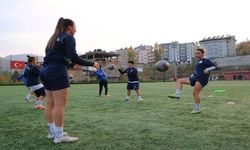 Hakkarigücü Kadın Futbol Takımı yeni transferleriyle güçleniyor