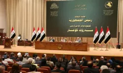Irak Meclis Başkanı'nın milletvekilliği düşürüldü, 3 bakan istifa etti