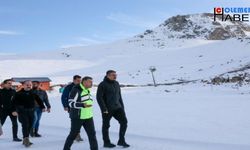 Hakkari Valisi Ali Çelik "Yatırımcıları Hakkari'ye davet etti"