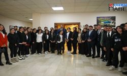 Vali Çelik, İstanbul ve Çanakkale gezisinde dönen 35 öğrenci kabul etti