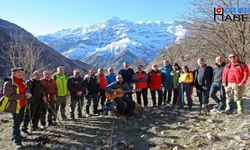 Vali Çelik, Oğul Vadisi'nden Beyaz Dağ tırmanışına katıldı