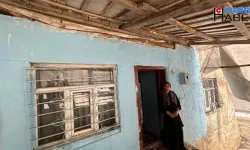 Hakkari'de ağır hasarlı evde yaşamak zorunda kalıyor