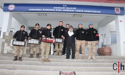 Yetiştirdiği elmaları Hakkari'deki askerlere getirdi