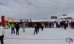 Hakkari'de 5'nci Kar Festivaline binlerce kişi katıldı
