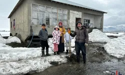 Yüksekova'da sağanak yağış hayatı olumsuz yönde etkiledi