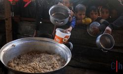 Gazze'de öldürülenlerin sayısı 30 bin 717'ye, açlıktan ölenlerin sayısı 20'ye yükseldi