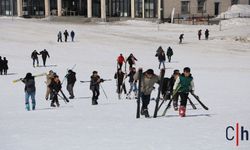 Hakkari'de Gençler Merga Bütan Kayak merkezinde buluştu