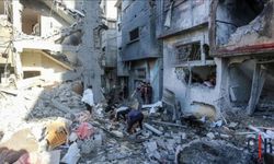 İsrail'den Gazze'ye Saldırı: 18 Kişi Hayatını Kaybetti...