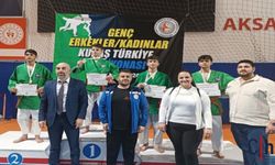 Vali Çelik, Üstün Performans Sergileyen Sporcuları Onurlandırdı