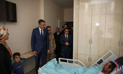 Vali Çelik, Tedavi Gören Hastaların Bayramını Hastanede Ziyaret Ederek Kutladı