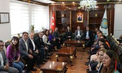 DEM Parti Eş Genel Başkanları Amed Büyükşehir Belediyesi'ni Ziyaret Etti