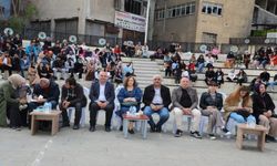 Hakkari Belediyesi Kent Park'ta Söyleşi ve İmza Programı Düzenledi