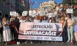 Gazetecilere verilen cezalar İstanbul’da protesto ediliyor