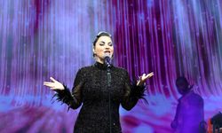 Zara, Aksu'da Duygu Dolu Bir Konser Verdi