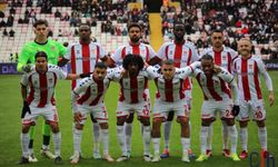 Sivasspor ve Hatayspor, İlk Yarıda 1-1 Berabere Kaldı