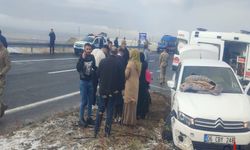 Zincirleme Trafik Kazası: 4 Kişi Yaralandı, Tedavi Altına Alındı