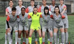 Yüksekova Spor, Kocaeli Bayan Futbol Takımını 8-0 Yenerek Farklı Galibiyet Aldı