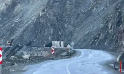 Hakkari-Yüksekova Karayolunda Heyelan Önlemleri: Endüstriyel Dağcılar İş Başında