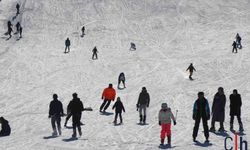 Kayak Merkezi'nde Kayak Severler Hafta Sonu Buluştu