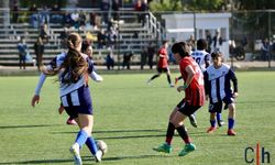 Kadınlar 1. Lig: Yüksekova Spor, Adana İdmanyurdu'nu 3-0 Yenerek Galip Geldi