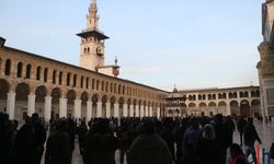 Suriyeliler, tarihi Emevi Camii'ne akın etmeye devam ediyor