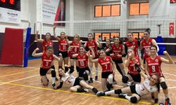 Hakkari Sportif Faaliyetler Voleybol Takımı Liderliğini Sürdürdü