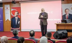 Hakkari Üniversitesi'nde Kariyer Gelişimi Konferansına Yoğun Katılım