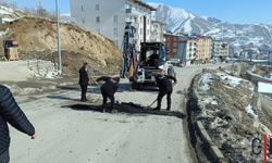 Hakkari Belediyesi: Bozulan yolları onarıyor