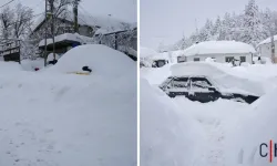 Kar Kalınlığı 180 Santimetreyi Aştı, Araçlar Kar Altında Kaldı