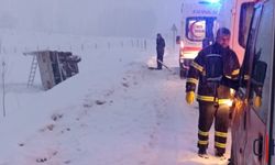 Hakkari'de Yoğun Kar Yağışı Kazaya Neden Oldu: 3 Yaralı