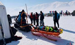 Hakkari’de Kayaklı Koşu Yarışması: Sağlık Ekipleri Her An Hazır Bekledi