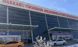 Kar Yağışı Yüksekova'yı Vurdu, Uçak Seferleri Askıya Alındı