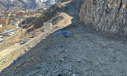 Hakkari'de Mahalle Sakinlerinden Belediye'ye Yol Talebi