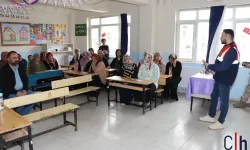 Veliler ve Öğrenciler Siber Risklere Karşı Bilgilendirildi