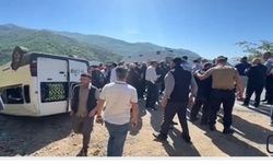 Hakkari’de öğrenci servisi kaza yaptı: 13 Yaralı