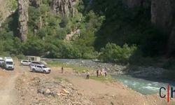 Hakkari'de Akıntıya Kapılan Genç İçin Ekipler Seferber Oldu