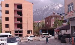Hakkari’de Deprem Riski Taşıyan AFAD Binasının Yıkımına Başlandı