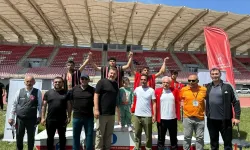 Hakkarili Öğrenciler Türkiye Güreş Şampiyonaları’ndan Madalyalarla Döndü