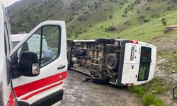 Hakkari’de Okul Servisi Kaza Yaptı: 7 Öğrenci Yaralandı