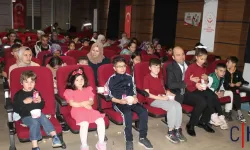 Hakkari’de Aile Günü’ne Özel Sinema Etkinliği Düzenlendi